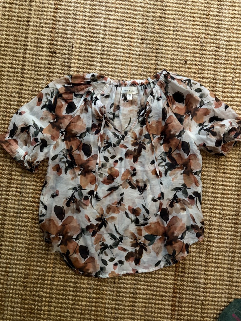 Cloth & Stone Short Sleeve Ruffle Pattern - Picture 3 of 3